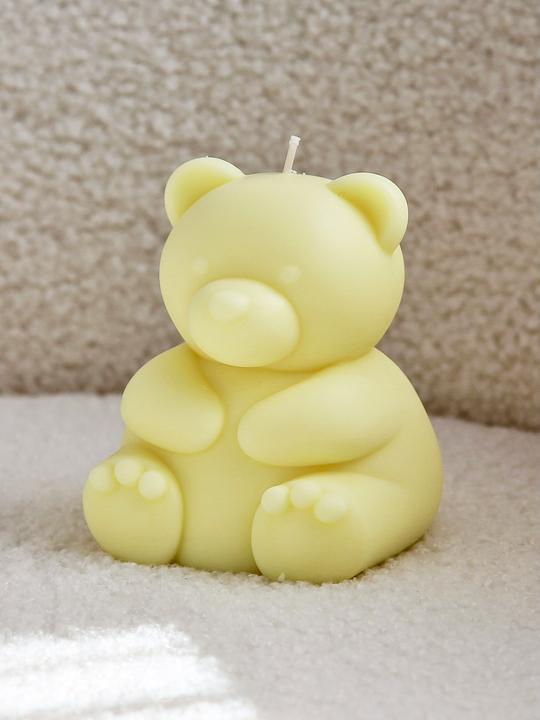 Lucky bear candle